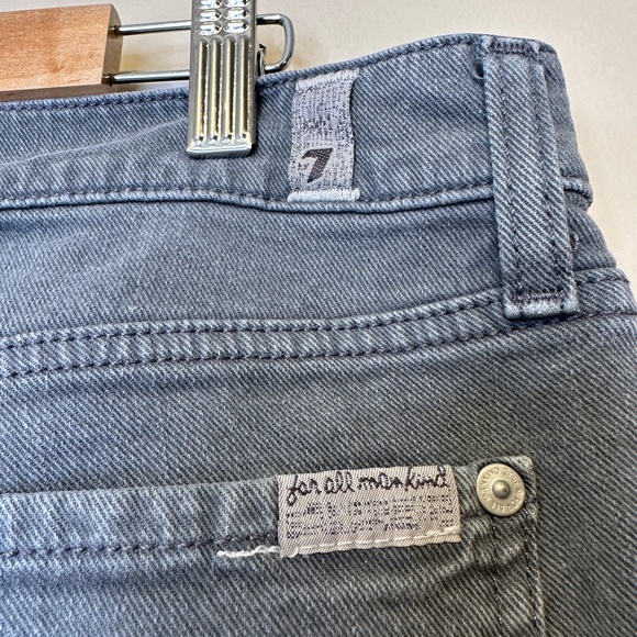 7 For All Mankind | Gwenevere Mid to Low Rise Grey Wash Skinny Jeans - Picture 9 of 12